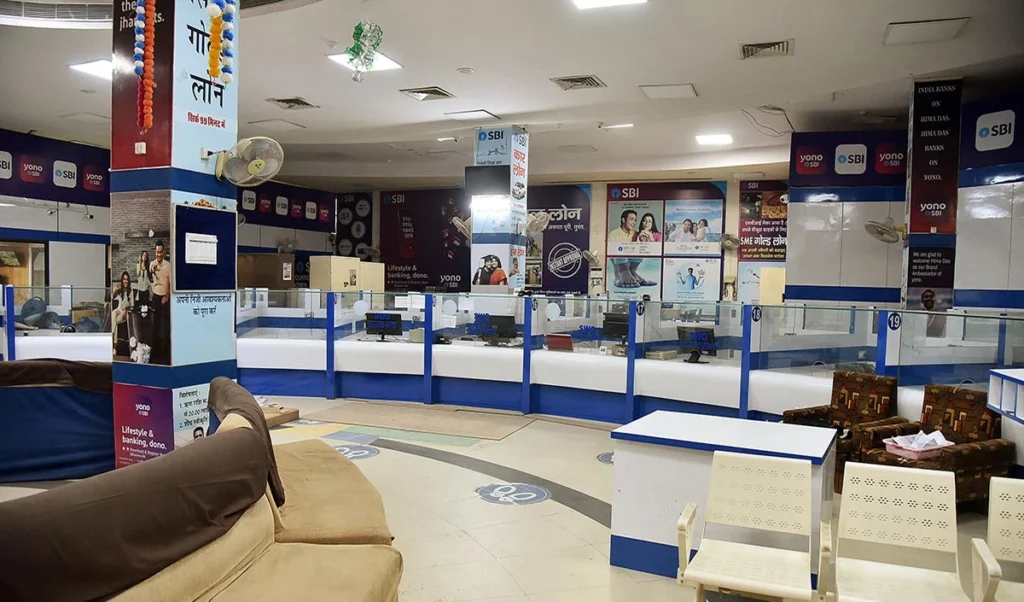 Prabhasakshi NewsRoom: सप्ताह में दो दिन के अवकाश की माँग को लेकर देशव्यापी बैंक हड़ताल, ग्राहक परेशान Prabhasakshi NewsRoom: सप्ताह में दो दिन के अवकाश की माँग को लेकर देशव्यापी बैंक हड़ताल, ग्राहक परेशान