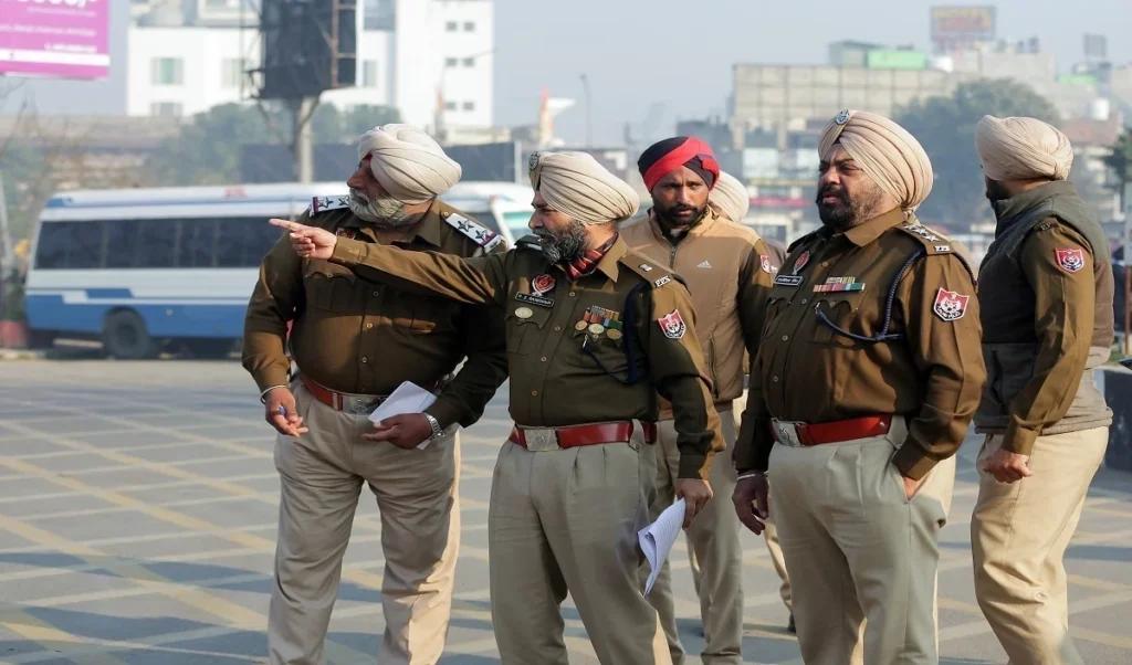 Punjab में रेल पटरी क्षतिग्रस्त, विस्फोट के पहलू की जांच कर रही पुलिस