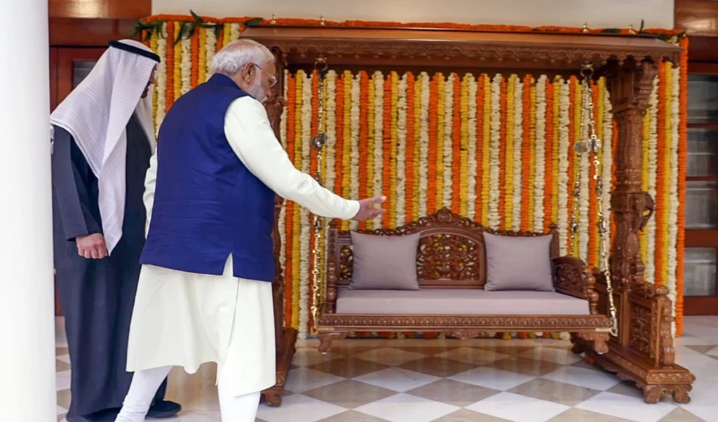 powerful man came to india for just 120 minutes created a stir for modi