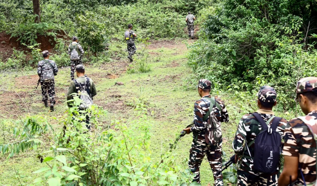 झारखंड में नक्सलियों पर सर्जिकल स्ट्राइक! चाईबासा मुठभेड़ में 15 नक्सली ढेर, 1 करोड़ का इनामी ‘अनल दा’ भी मारा गया झारखंड में नक्सलियों पर सर्जिकल स्ट्राइक! चाईबासा मुठभेड़ में 15 नक्सली ढेर, 1 करोड़ का इनामी ‘अनल दा’ भी मारा गया