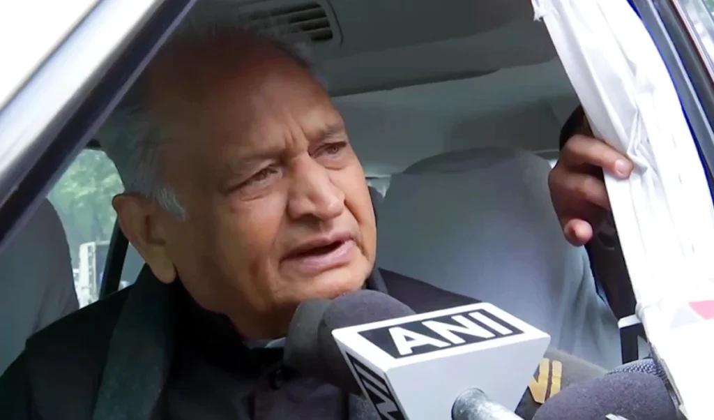 भाजपा सरकार का उद्देश्य युवाओं को न्याय दिलाने के बजाय केवल राजनीति करना है: Ashok Gehlot भाजपा सरकार का उद्देश्य युवाओं को न्याय दिलाने के बजाय केवल राजनीति करना है: Ashok Gehlot