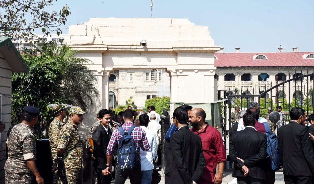 मेमो में गिरफ्तारी का आधार नहीं बताना कर्तव्य की अवहेलना : Allahabad High Court