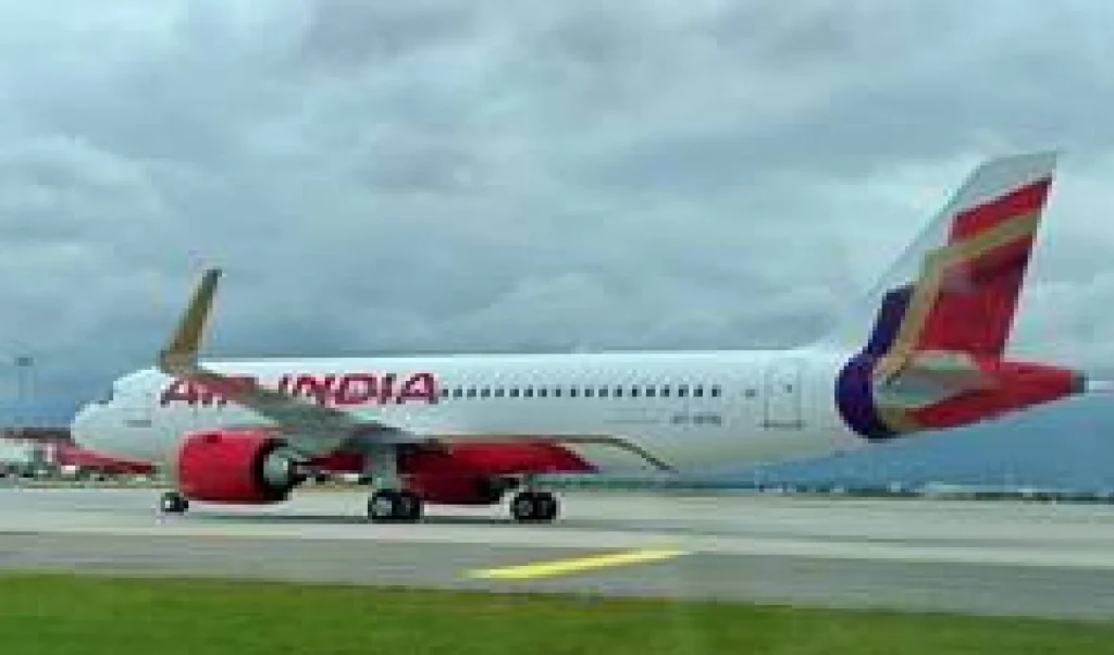 Air India की बड़ी लापरवाही पर DGCA का एक्शन, बिना Permit उड़ान भरने पर लगा 1 करोड़ का जुर्माना Air India की बड़ी लापरवाही पर DGCA का एक्शन, बिना Permit उड़ान भरने पर लगा 1 करोड़ का जुर्माना
