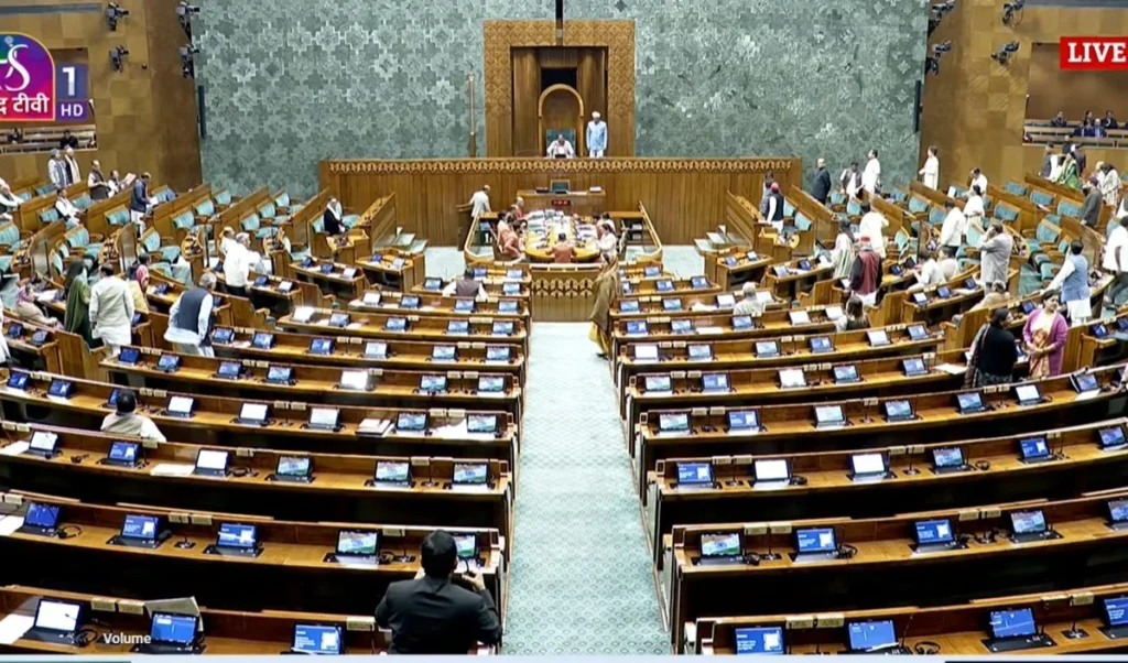 Budget Session 2026 Live Updates । लोकसभा में विपक्ष का ‘हल्ला बोल’, नारों के शोर में डूबा सदन, Speaker Om Birla ने जताई नाराजगी Budget Session 2026 Live Updates । लोकसभा में विपक्ष का ‘हल्ला बोल’, नारों के शोर में डूबा सदन, Speaker Om Birla ने जताई नाराजगी