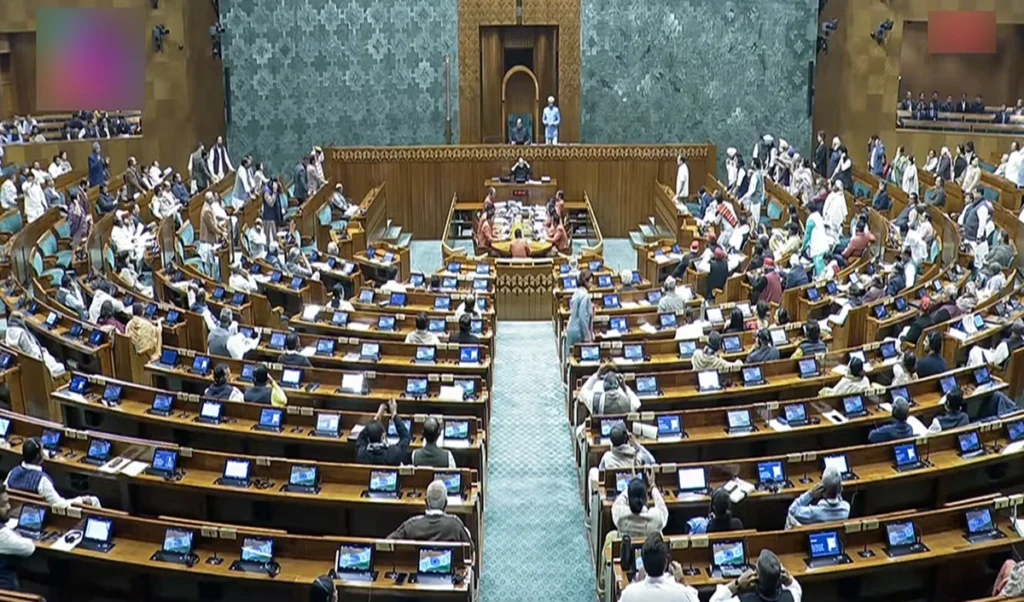 Budget Session: Lok Sabha में INDIA ब्लॉक का जोरदार हंगामा, नारेबाजी के बाद कार्यवाही स्थगित