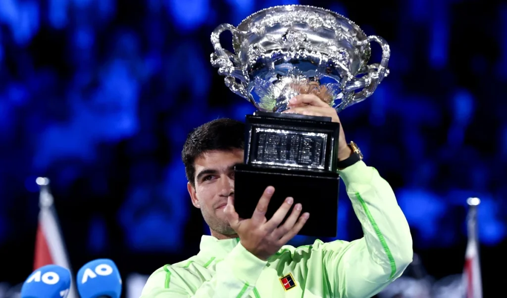 Carlos Alcaraz ने रचा नया इतिहास, Australian Open Final में Djokovic को हराकर बने सबसे युवा Champion. Carlos Alcaraz ने रचा नया इतिहास, Australian Open Final में Djokovic को हराकर बने सबसे युवा Champion.