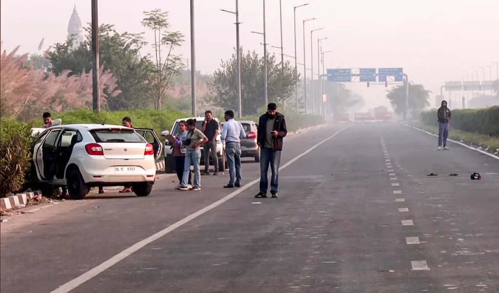 Delhi News | दिल्ली के रोहिणी में खुला सीवर बना ‘मौत का कुआं’, एक और मजदूर की जान गई