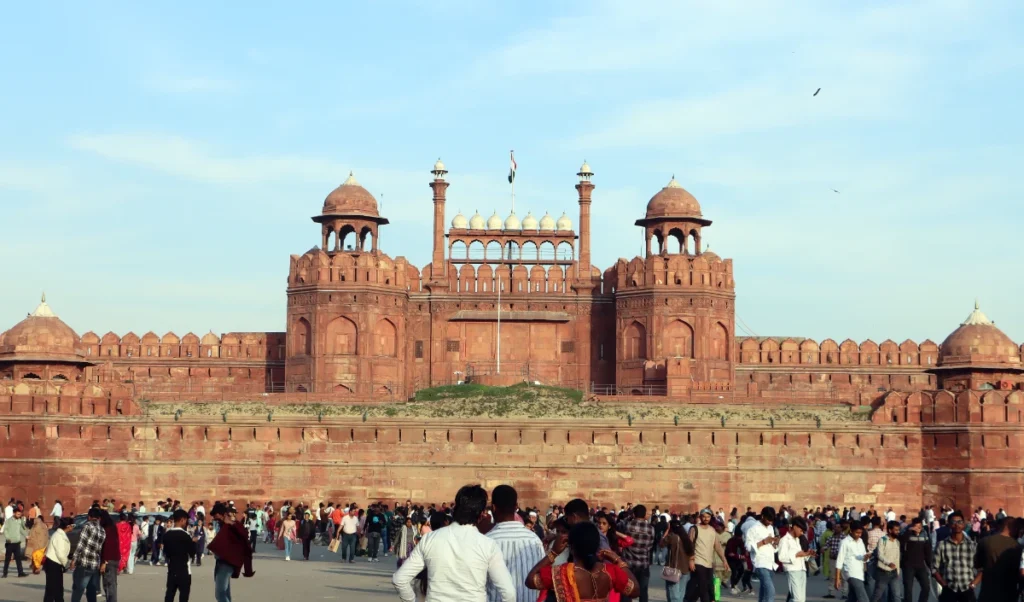 Delhi On High Alert । लश्कर की धमकी के बाद दिल्ली में किलेबंदी, भीड़भाड़ वाले इलाकों में Security सख्त