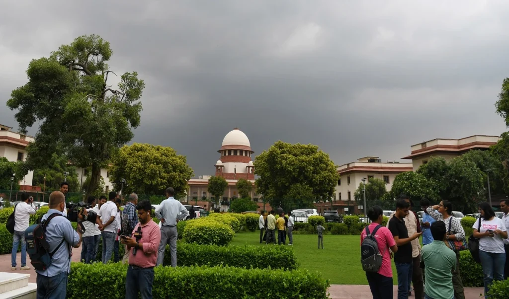 ‘Freebies’ पर Supreme Court का बड़ा सवाल, घाटे में राज्य, फिर क्यों बांट रहे मुफ्त की रेवड़ियां?