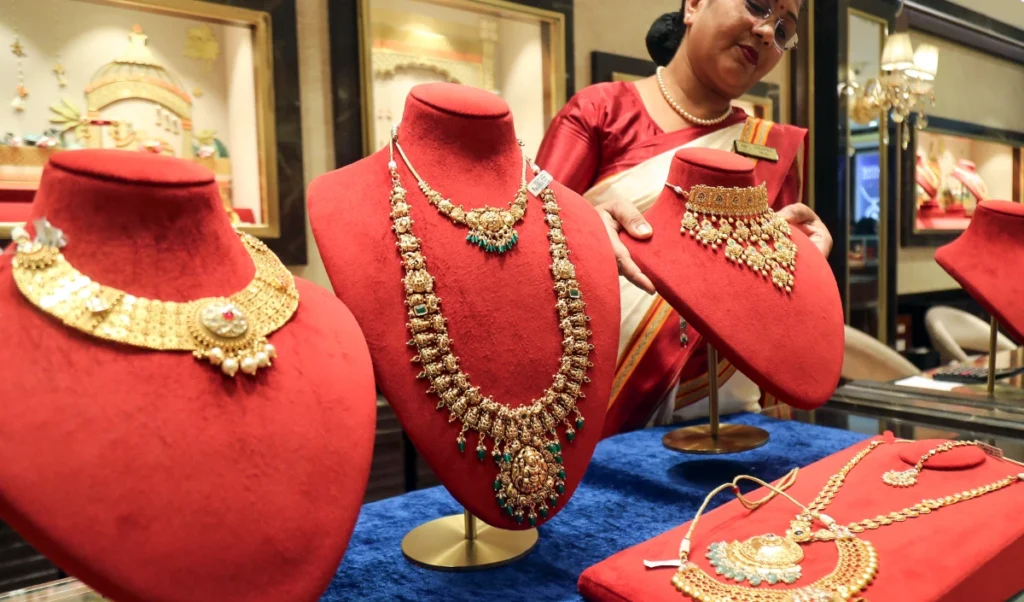 Gold- Silver Rate Today | केंद्रीय बजट से पहले सोने, चांदी के वायदा भाव में नौ प्रतिशत की भारी गिरावट