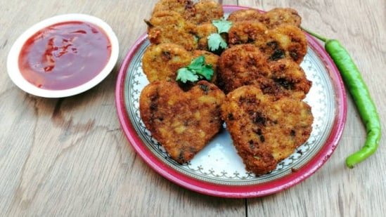 Heart-Shaped Snacks That Are Healthy and Delicious: Baked or Air-Fried Valentine Treats Heart-Shaped Snacks That Are Healthy and Delicious: Baked or Air-Fried Valentine Treats