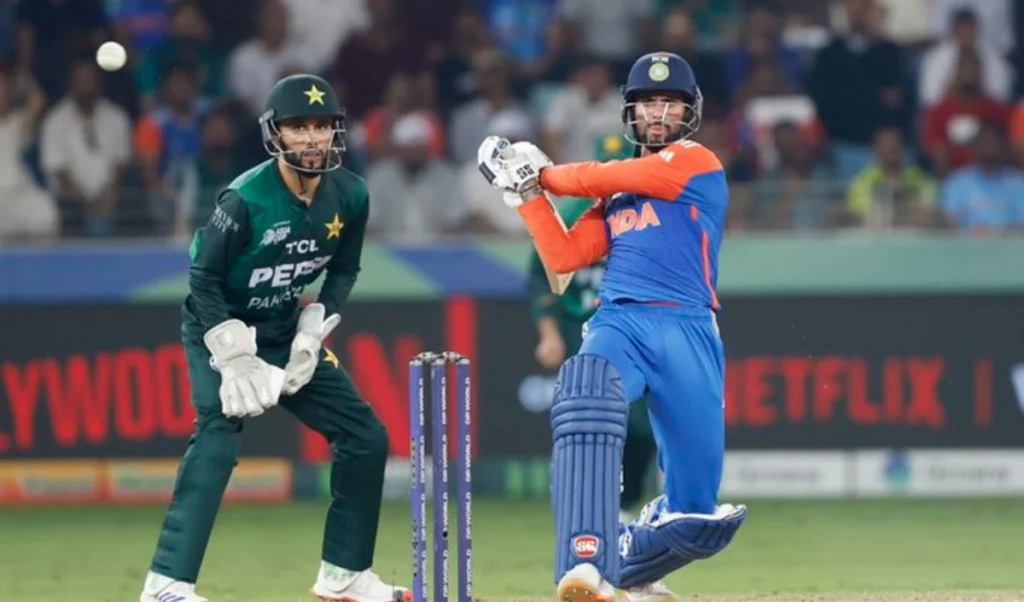 IND vs PAK: महामुकाबला बना एकतरफा, Team India ने Pakistan को 61 रन से धोकर 8-1 की बढ़त बनाई।