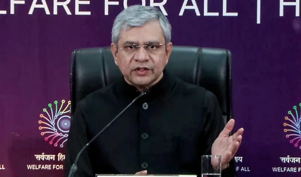 India AI Summit 2026 में अव्यवस्था पर मंत्री ashwini vaishnaw ने मांगी माफी, बोले- भीड़ अभूतपूर्व थी India AI Summit 2026 में अव्यवस्था पर मंत्री ashwini vaishnaw ने मांगी माफी, बोले- भीड़ अभूतपूर्व थी