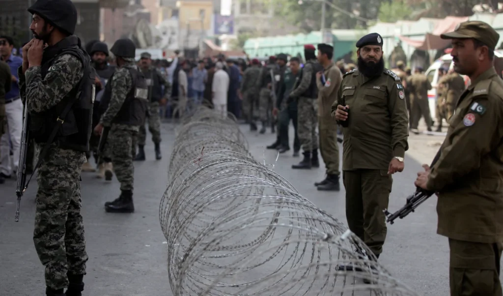 Islamabad Suicide Attack: खून से लाल हुआ इमामबाड़ा, चीख-पुकार के बीच 11 की मौत, दर्जनों घायल