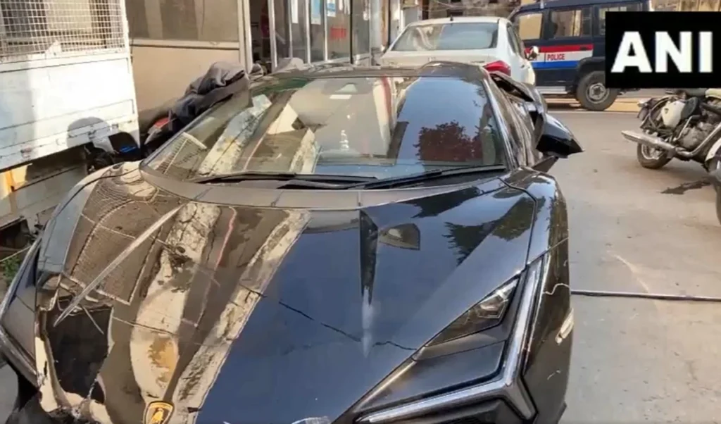 Kanpur Lamborghini Accident | वीडियो में दिखा रईसजादा, तो FIR से नाम क्यों गायब? कार को थाने में VIP ट्रिटमेंट दिए जाने पर उठे सवाल