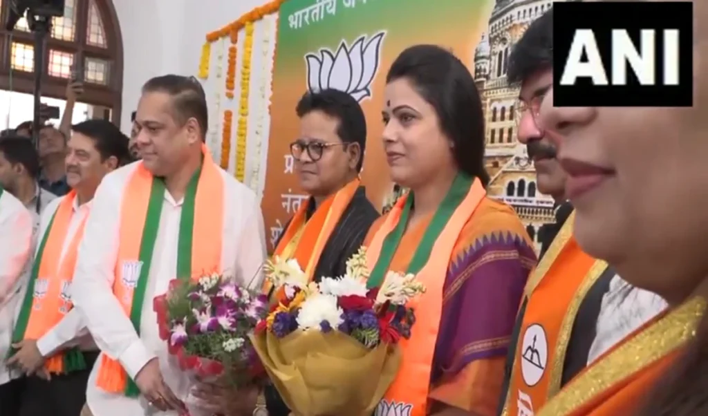 Mumbai के BMC पर 40 साल बाद BJP का राज, Ritu Tawade बनेंगी नई Mayor, शिंदे गुट को डिप्टी पद Mumbai के BMC पर 40 साल बाद BJP का राज, Ritu Tawade बनेंगी नई Mayor, शिंदे गुट को डिप्टी पद