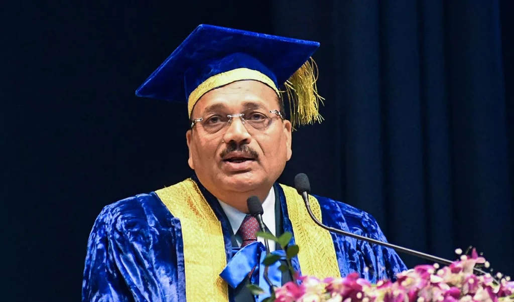 NCERT Book में ‘न्यायपालिका में भ्रष्टाचार’ के जिक्र पर भड़के CJI, बोले- ‘न्यायिक संस्था को बदनाम करने की अनुमति नहीं दूँगा’