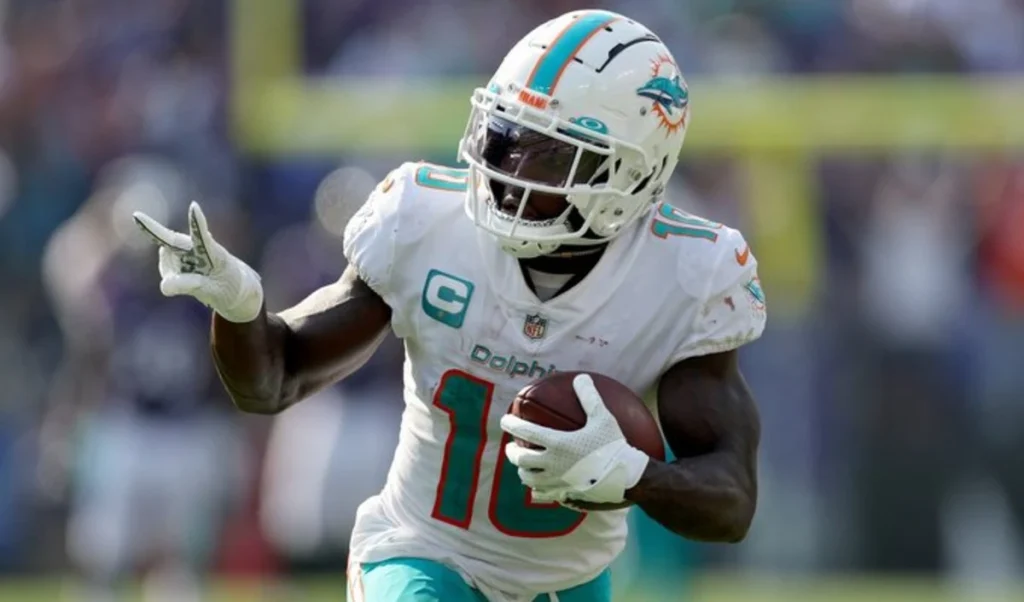 NFL में Tyreek Hill के एक बयान से हलचल, क्या Kansas City Chiefs में होगी 'घर वापसी'? NFL में Tyreek Hill के एक बयान से हलचल, क्या Kansas City Chiefs में होगी 'घर वापसी'?