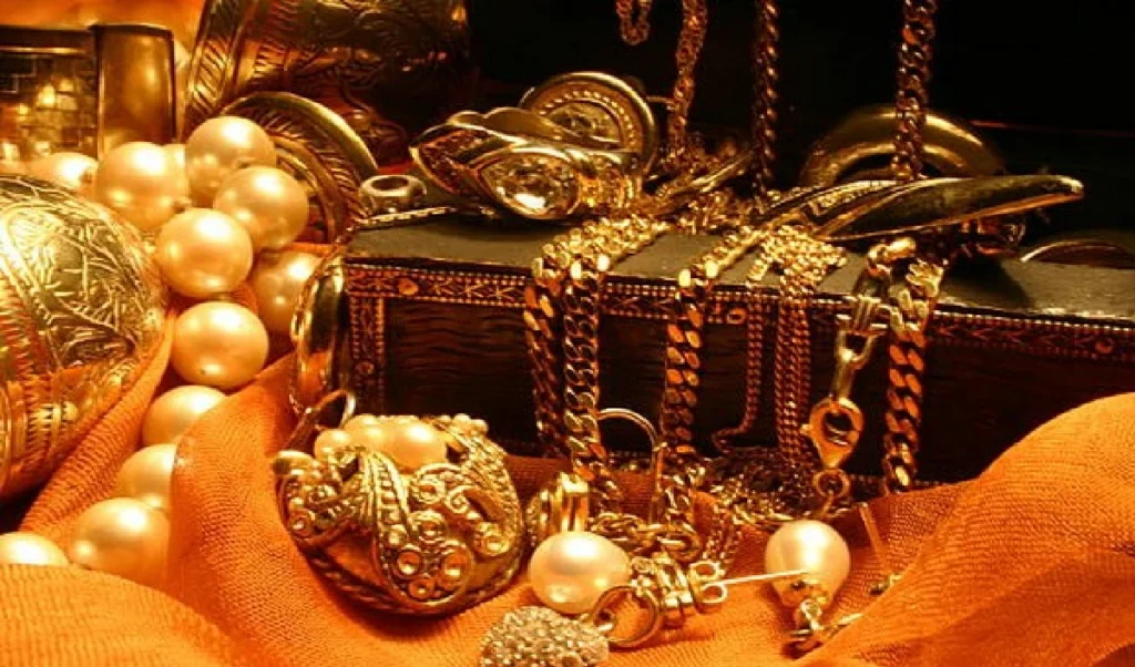 Online Betting की लत ने बनाया चोर! Bengaluru में मैनेजर ने ग्राहकों के Gold Locker ही कर दिए खाली