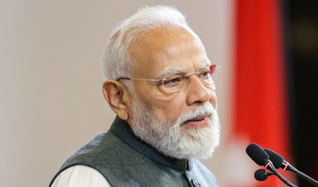 PM Modi Emergency Landing Facility in Dibrugarh | उत्तर-पूर्व की सुरक्षा और विकास को नई उड़ान! डिब्रूगढ़ में ELF पर उतरे PM मोदी