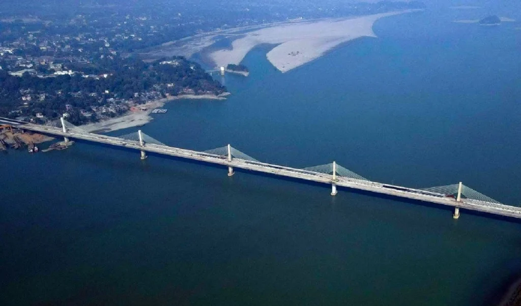 PM Modi का Mission North-East: Guwahati में ब्रह्मपुत्र पर बने Bridge से विकास को मिलेगी नई रफ्तार