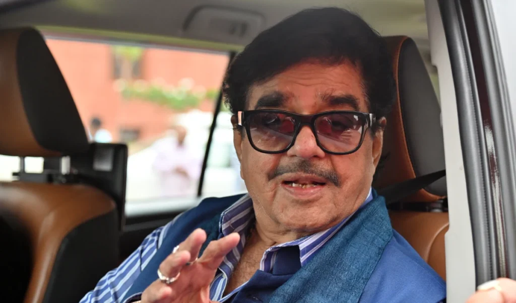 Shatrughan Sinha पहुँचे Bombay High Court! अपनी आवाज, नाम और 'पर्सनैलिटी राइट्स' के दुरुपयोग पर लगाई रोक की मांग