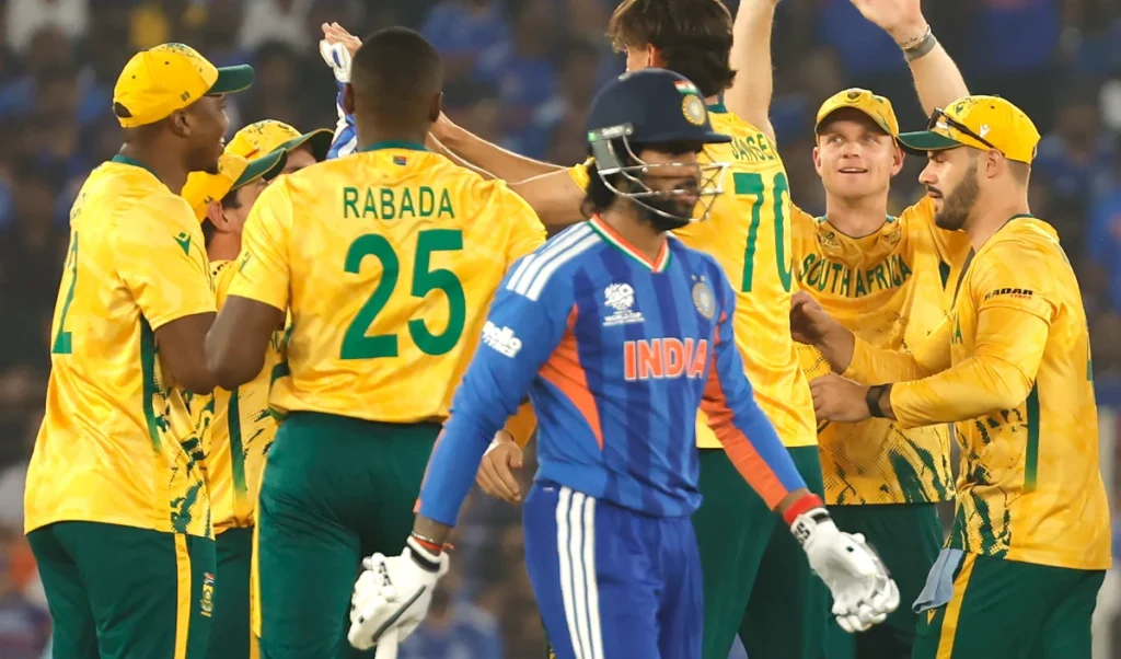 Super 8 में Team India की हार पर मंथन, खराब Strategy से लेकर Playing XI पर उठे गंभीर सवाल Super 8 में Team India की हार पर मंथन, खराब Strategy से लेकर Playing XI पर उठे गंभीर सवाल