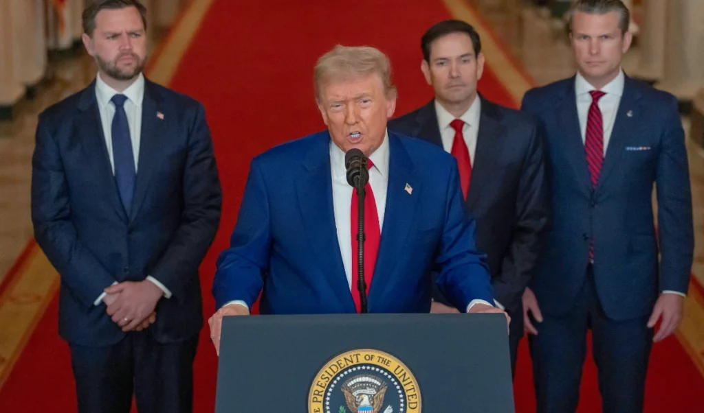 Supreme Court के फैसले के बाद Donald Trump का बड़ा एक्शन, 15% Global Tariff लगाने का संकेत Supreme Court के फैसले के बाद Donald Trump का बड़ा एक्शन, 15% Global Tariff लगाने का संकेत