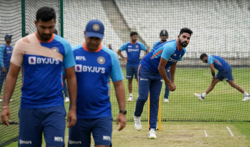 T20 World Cup से पहले Team India को बड़ा झटका, Injury के कारण Harshit Rana बाहर, Mohammed Siraj की एंट्री।