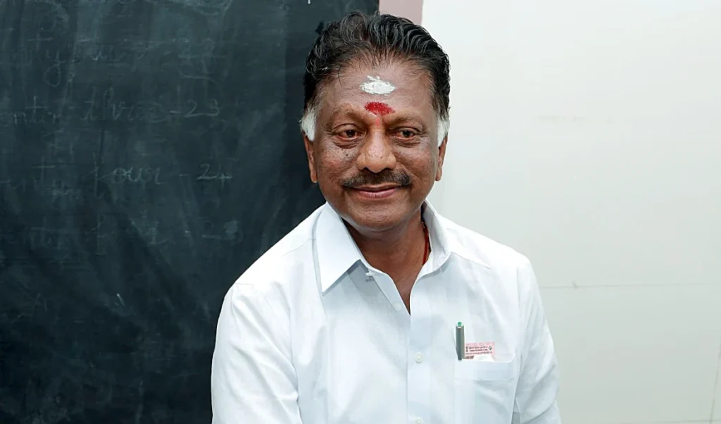 Tamil Nadu Politics में बड़ा उलटफेर, पूर्व CM O Panneerselvam अब DMK में हुए शामिल