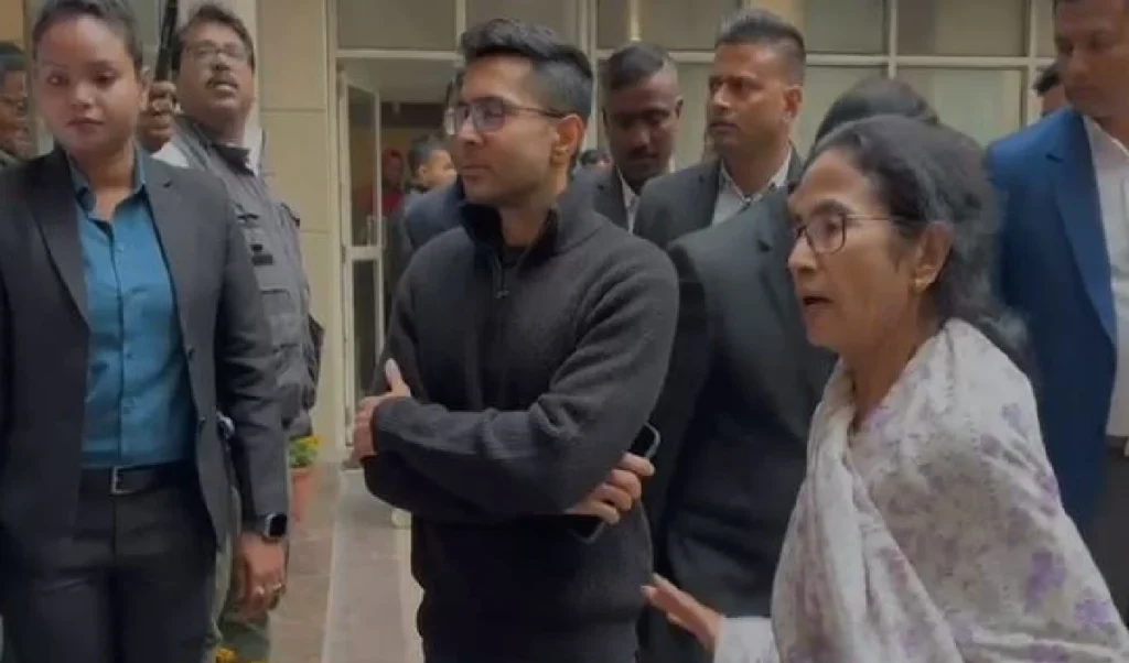 Voter List विवाद पर Mamata Banerjee का दिल्ली में हल्ला बोल, Election Commission से करेंगी मुलाकात