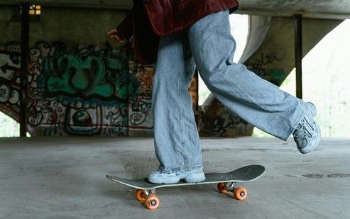 Why are baggy jeans winning over skinny denims? 7 comfortable picks from Levi’s, Gap and more| Lifestyle News Why are baggy jeans winning over skinny denims? 7 comfortable picks from Levi’s, Gap and more| Lifestyle News