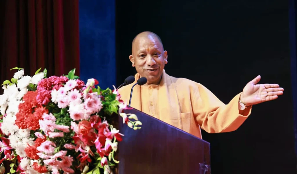 Yogi Adityanath का Haridwar से बड़ा बयान- UP में न दंगे, न कर्फ्यू; Economy में बना मिसाल