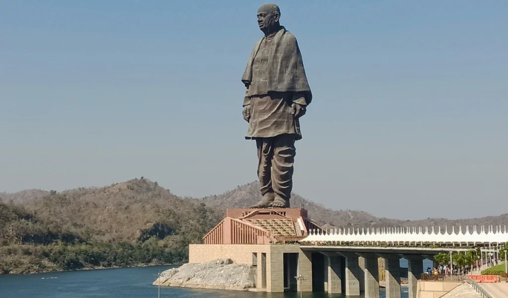 new irctc ahmedabad tour hotel food and cabs included