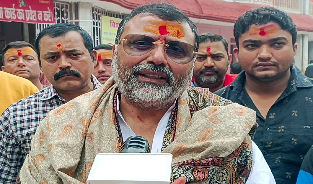 अब Library खोलेगी Nehru-Gandhi परिवार की पोल! BJP सांसद Nishikant Dubey का बड़ा ऐलान