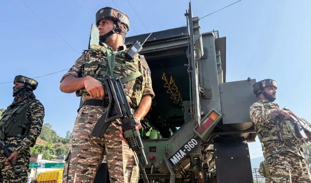 उधमपुर की गुफा में छुपे जैश के दो आतंकियों को सुरक्षा बलों ने घेरा, पैराट्रूपर्स और ड्रोन्स के साथ अंतिम प्रहार की तैयारी