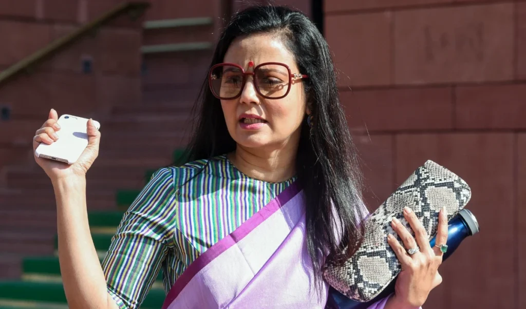 कौन है Pet Dog ‘हेनरी’ का असली मालिक? Mahua Moitra और पूर्व प्रेमी की लड़ाई अब High Court में