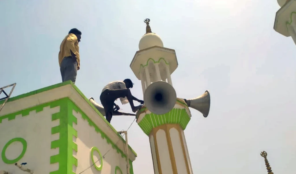 ‘जब घड़ी नहीं थी, तब थी जरूरत’, Ramadan में लाउडस्पीकर पर Yogi सरकार का Mobile वाला तर्क ‘जब घड़ी नहीं थी, तब थी जरूरत’, Ramadan में लाउडस्पीकर पर Yogi सरकार का Mobile वाला तर्क