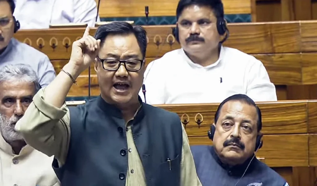‘परिपक्व विपक्ष जरूरी’, Parliament में हंगामे के बीच Kiren Rijiju का Rahul Gandhi पर परोक्ष वार