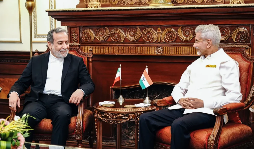 'कल तक मना किया, अब भीख मांग रहे': अमेरिका पर बरसे ईरानी विदेश मंत्री Abbas Araghchi, भारत को मिली 'सेफ पैसेज' की गारंटी