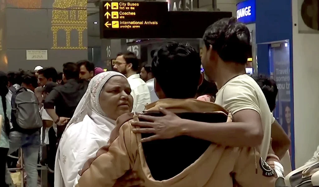 Abu Dhabi में मिसाइल का मलबा गिरने से भारतीय की मौत, Middle East में गहराया संकट