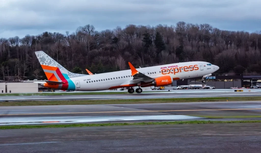 Air India Express की Phuket फ्लाइट में बड़ी खराबी, रनवे पर फंसा विमान, बाल-बाल बचे यात्री