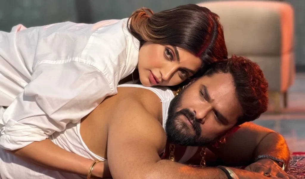 Akanksha Puri ने रोमांटिक अंदाज में खेसारी को किया विश, वायरल तस्वीरों ने इंटरनेट पर छेड़ी नई बहस Akanksha Puri ने रोमांटिक अंदाज में खेसारी को किया विश, वायरल तस्वीरों ने इंटरनेट पर छेड़ी नई बहस