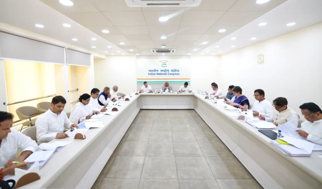 Assam चुनाव के लिए Rahul Gandhi ने संभाला मोर्चा, Congress की बैठक में बनी खास रणनीति
