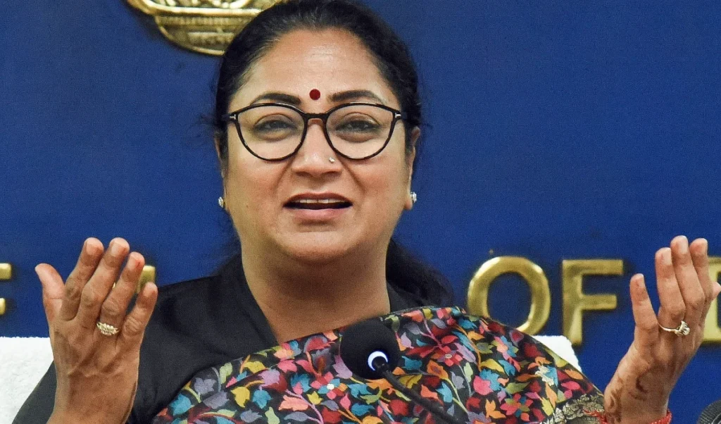 CM Rekha Gupta का बड़ा बयान- अब Kashmir नहीं, Tulip देखने Delhi आइए, Flower Festival का उद्घाटन