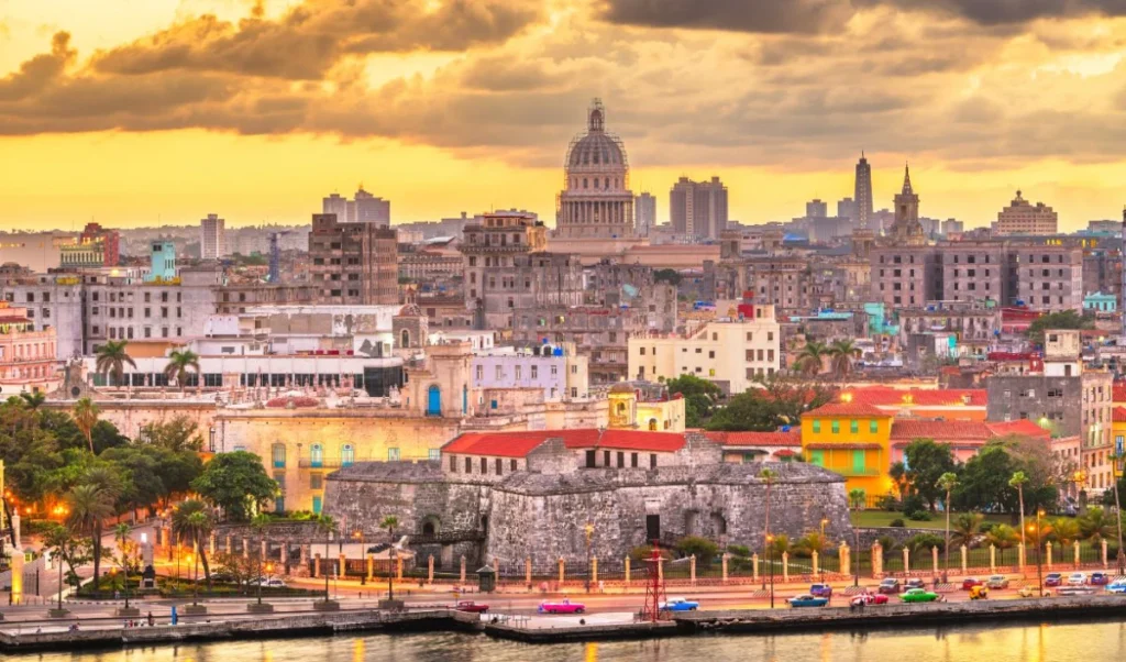 Cuba में इतिहास का सबसे बड़ा Blackout, बिजली-पानी को तरसे करोड़ों लोग, जिंदगी हुई बेहाल Cuba में इतिहास का सबसे बड़ा Blackout, बिजली-पानी को तरसे करोड़ों लोग, जिंदगी हुई बेहाल