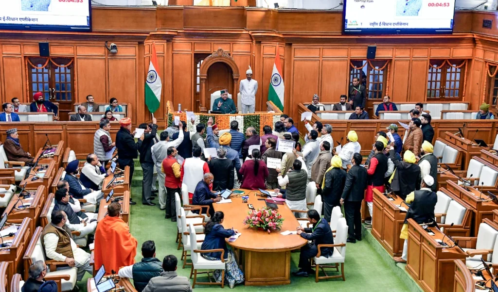 Delhi Assembly Bomb Threat | राजधानी में हाई अलर्ट! दहल उठी दिल्ली विधानसभा, स्पीकर और सीएम को मिली बम से उड़ाने की धमकी