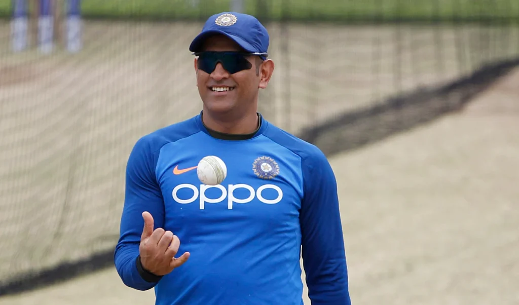 Dhoni ने तोड़ा दो साल का मौन! Team India की जीत पर Gautam Gambhir से बोले- 'कोच साहब, हंसते हुए अच्छे लगते हो!