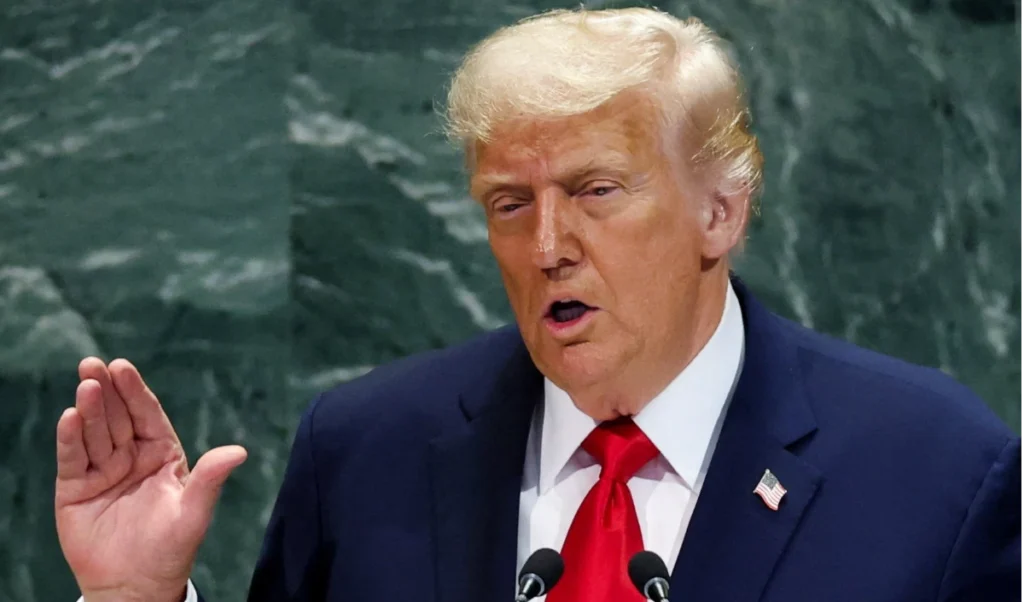 Donald Trump की Iran को खुली चेतावनी, 'हमले का जवाब अभूतपूर्व ताकत से देंगे'