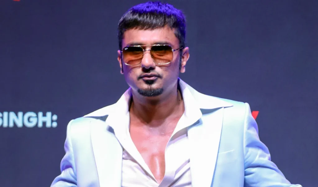 Dubai से Honey Singh ने फैंस को दिया अपडेट, 'हम सुरक्षित हैं और काम कर रहे हैं' Dubai से Honey Singh ने फैंस को दिया अपडेट, 'हम सुरक्षित हैं और काम कर रहे हैं'